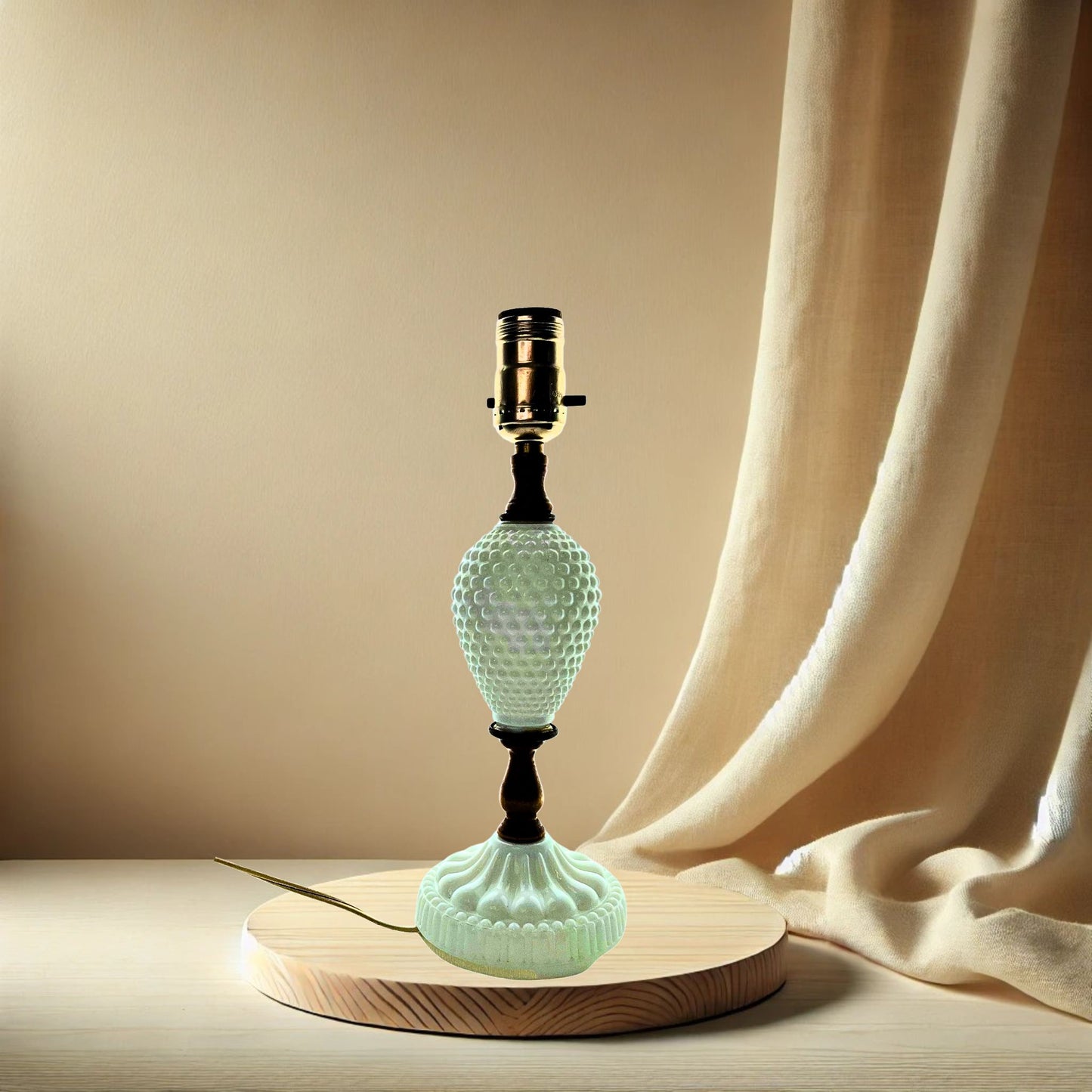 1940s Hobnail Milk Glass Table Lamp – Vintage Short Base