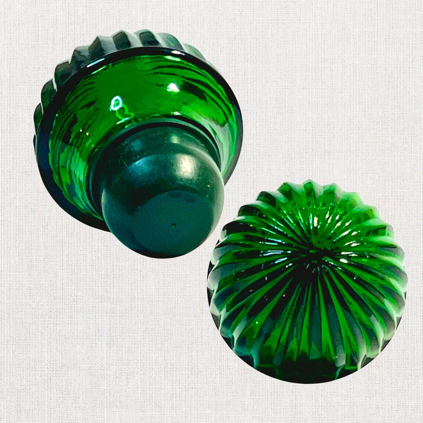 Avon “Jeannie Bottle” Decanter – Clear Pressed Glass with Emerald Stopper