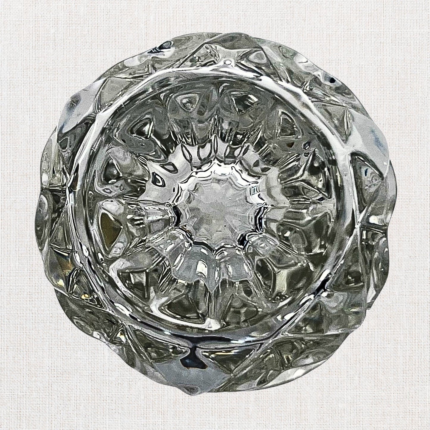 Lead-crystal D’Ariana bud vase (Yugoslavia, 1980s) in box.
